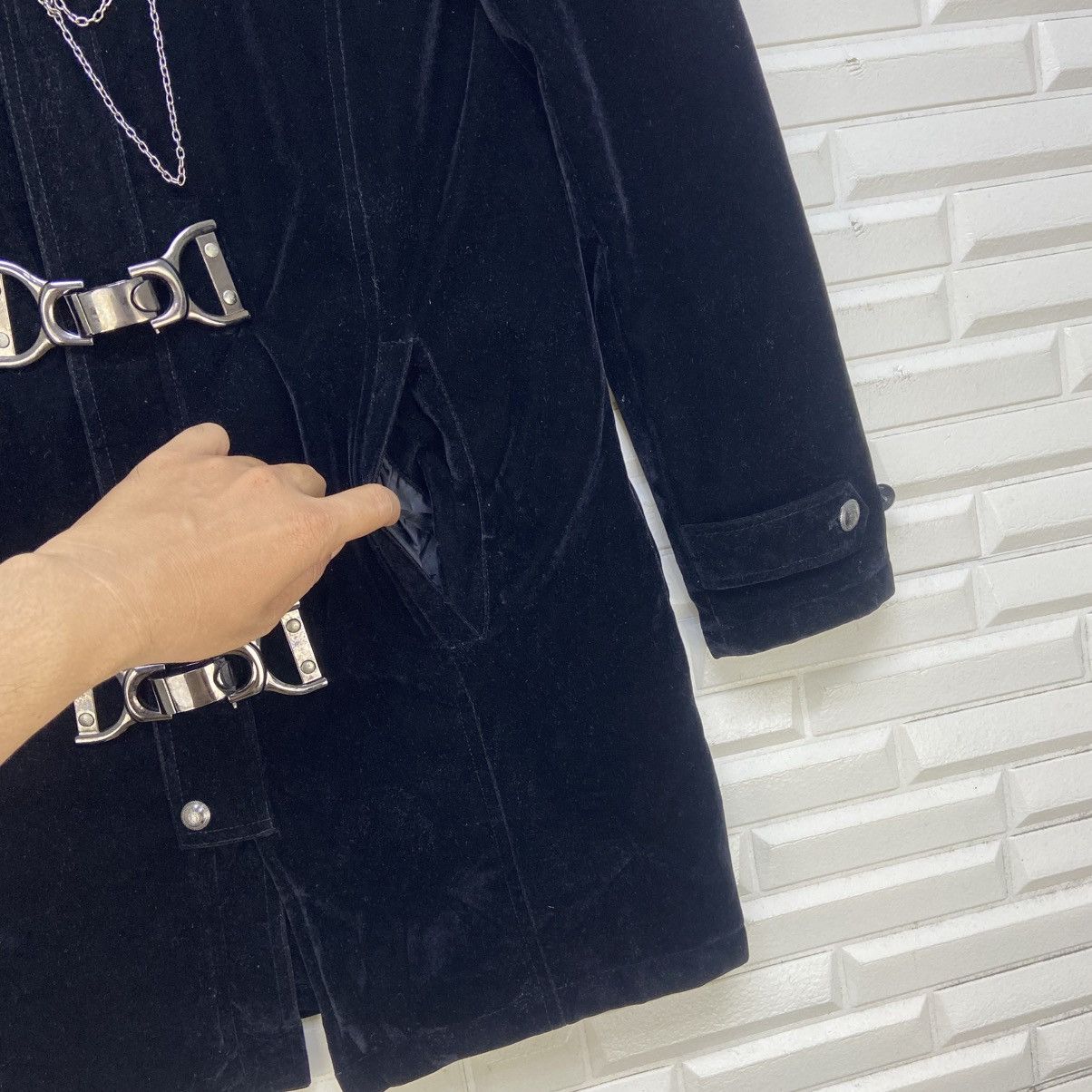In The Attic In The Attic Velvet Black Gothic Punk Buckle Long Jacket Size US S / EU 44-46 / 1 - 9 Thumbnail