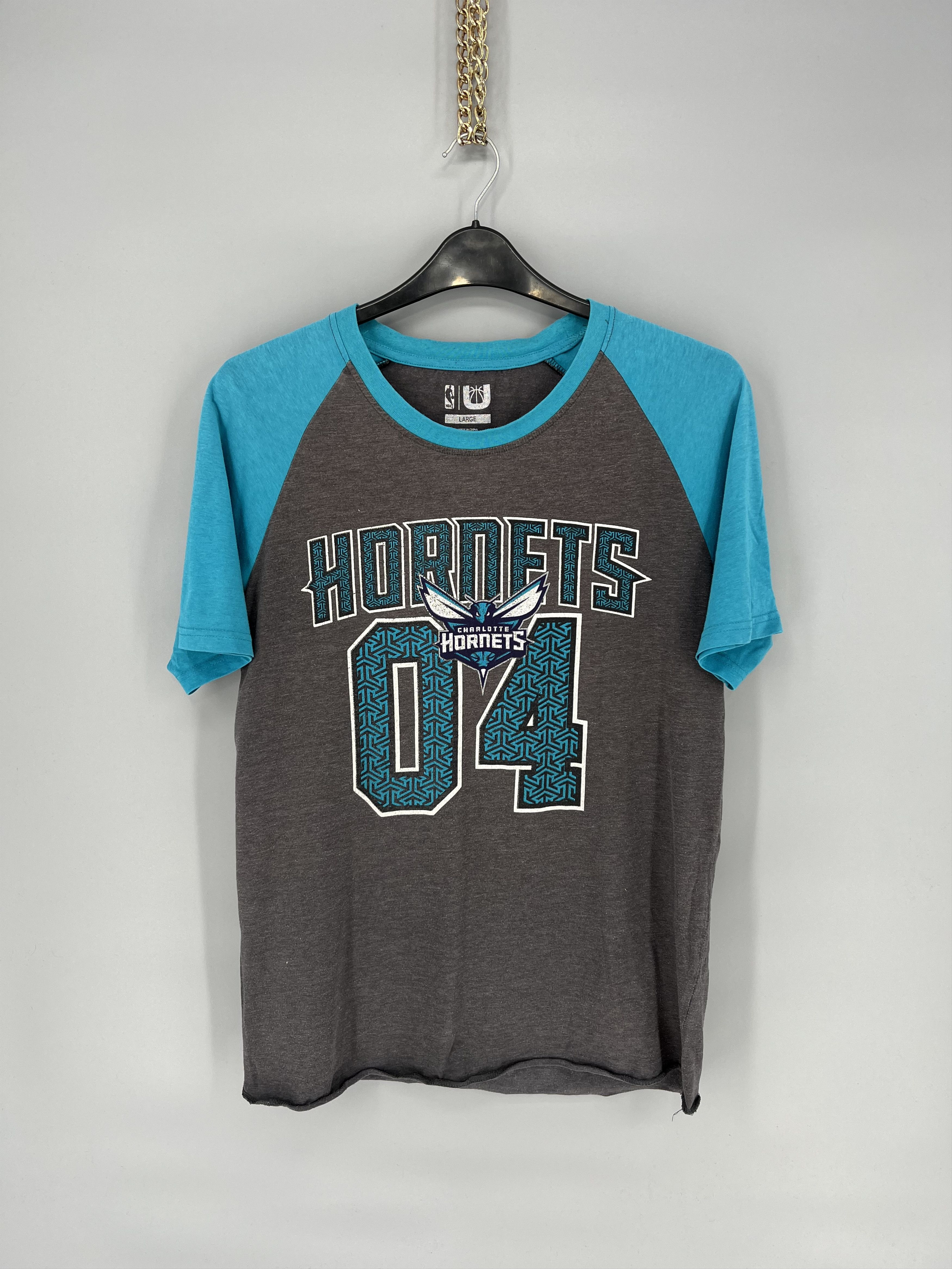 NBA × Vintage 90s Vintage Charlotte Hornets NBA T-Shirt Streetwear Style Size US L / EU 52-54 / 3 - 1 Thumbnail