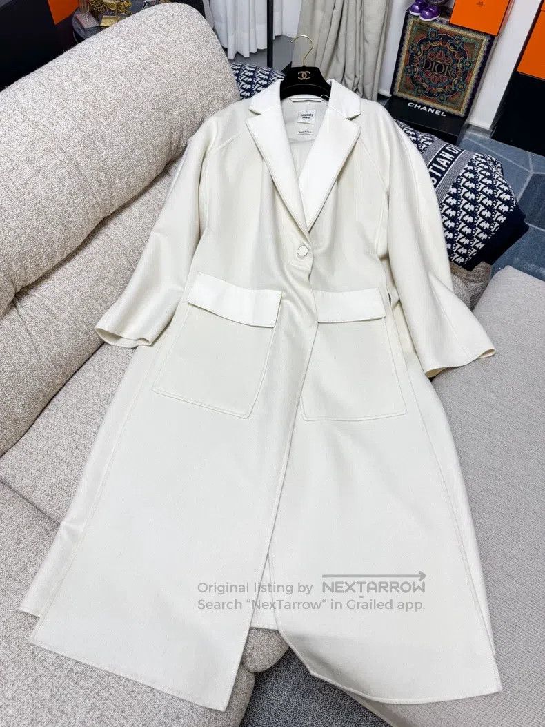 Hermes Hermes Classic White Cashmere Leather Patch Long Sleeve Co Size XS / US 0-2 / IT 36-38 - 2 Thumbnail