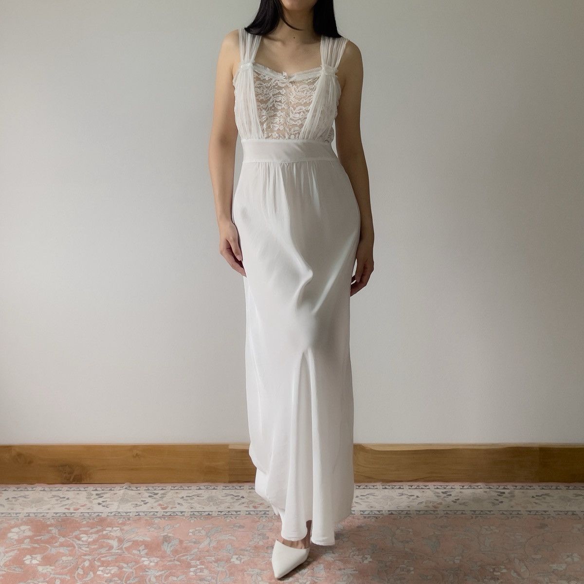 Vintage Vintage 1950s Ice Blue Rayon Nightgown (M–L) Size L / US 10 / IT 46 - 6 Thumbnail
