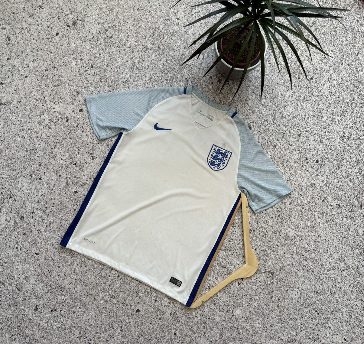 Nike × Vintage Vintage Nike Home 2016 England Football Soccer Jersey Size US S / EU 44-46 / 1 - 1 Thumbnail