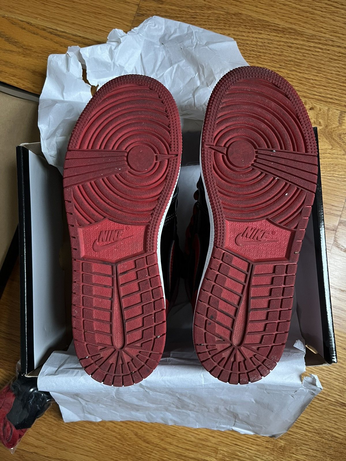 Jordan Brand × Nike Patent Bred Jordan1s Size US 5 / IT 35 - 3 Thumbnail