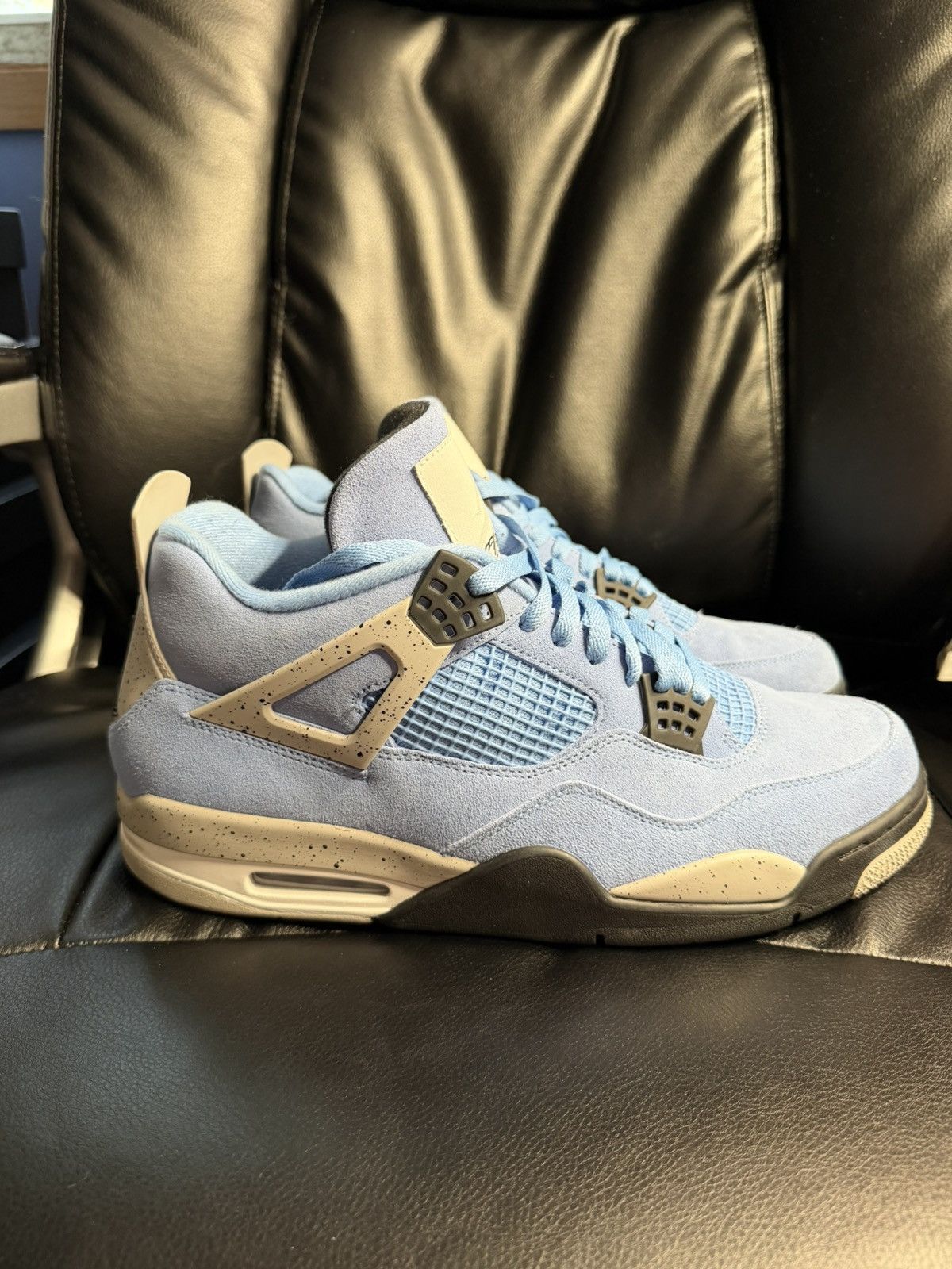 Jordan Brand Size 13 - Jordan 4 Retro Mid University Blue UNC Nike Air Size US 13 / EU 46 - 8 Thumbnail