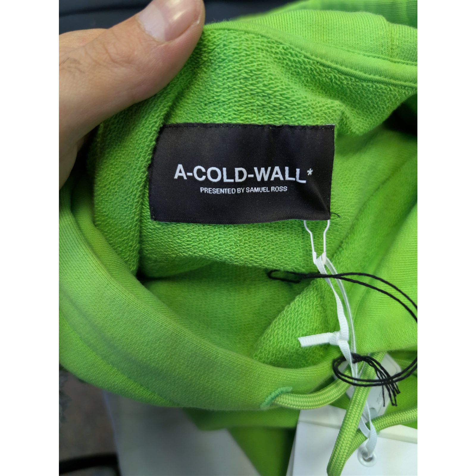 A-COLD-WALL* o1rshd1 Hypergraphic Hoodie in green with a multicolor print Size US L / EU 52-54 / 3 - 21 Thumbnail
