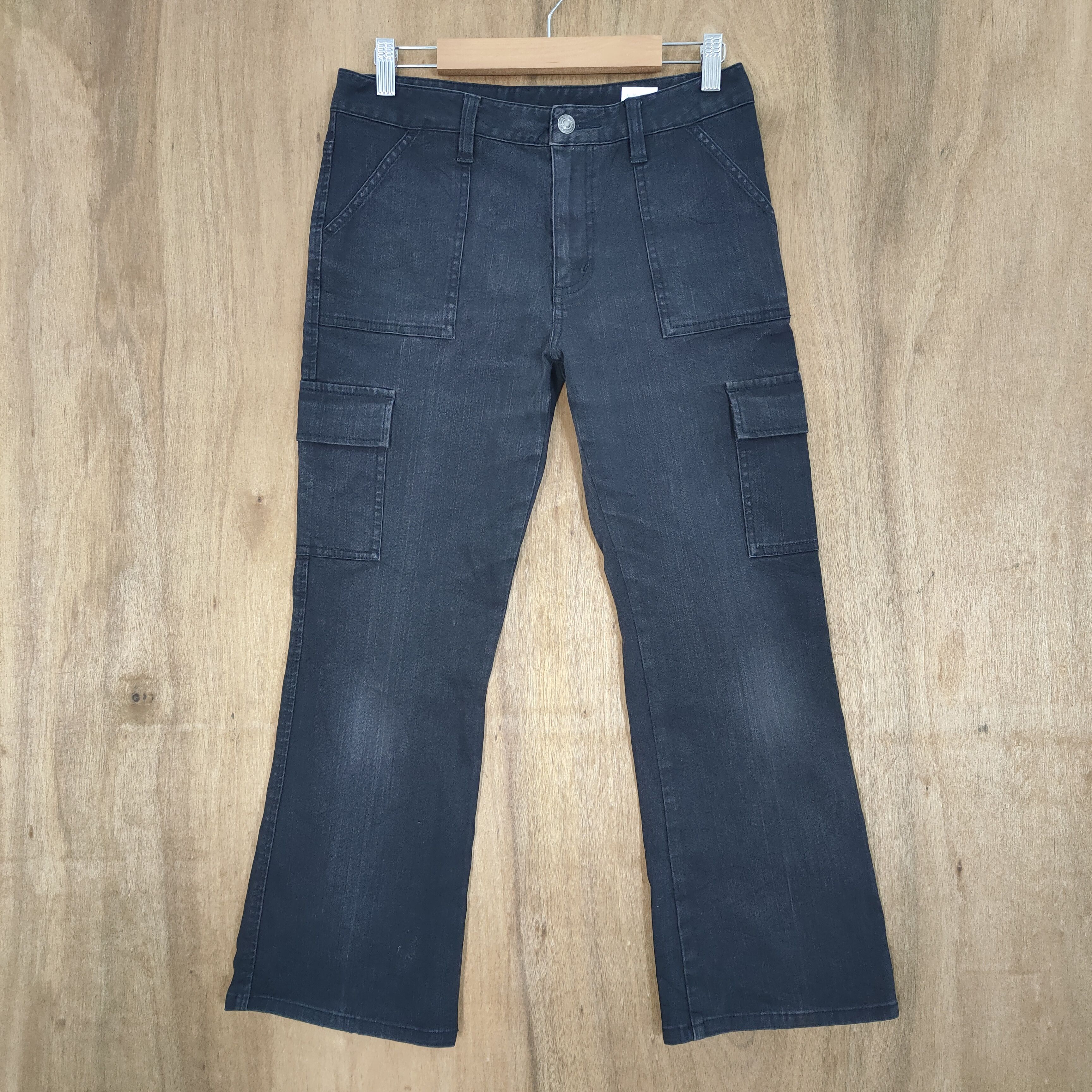 Japanese Brand JAPANESE BRAND BLACK FLARED CARGO PANTS Size US 28 / EU 44 - 1 Thumbnail