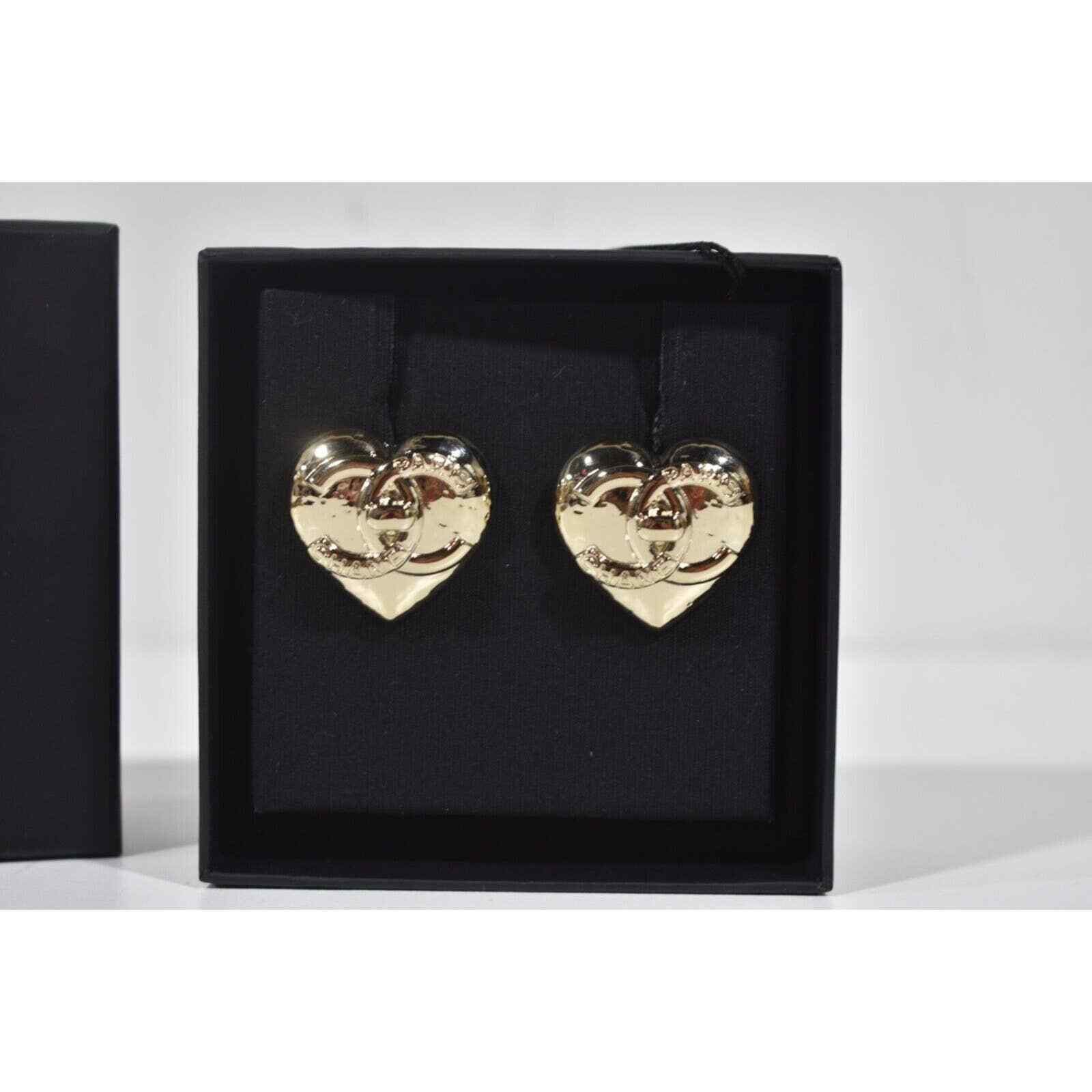 Chanel Chanel Gold Heart Turnlock Dangle Drop Statement Earring Size ONE SIZE - 7 Thumbnail