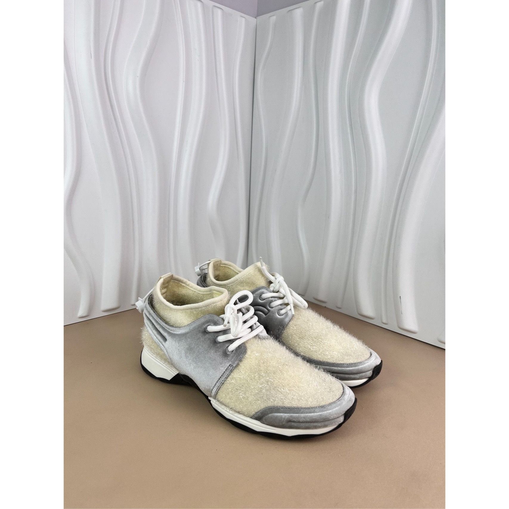Chanel Chanel Silver & Cream Textured Sneakers Size 38 With White L Size US 8 / IT 38 - 8 Thumbnail