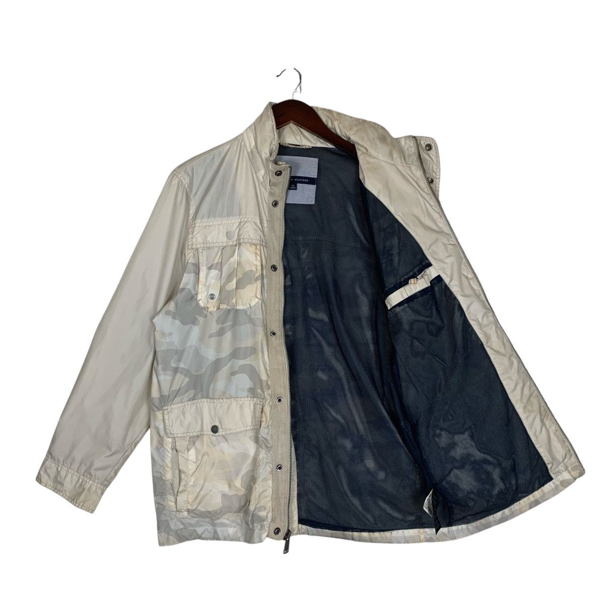 Tommy Hilfiger Vintage Tommy Hilfiger JapaneseBrand Outdoor Light Jacket Size US M / EU 48-50 / 2 - 7 Thumbnail