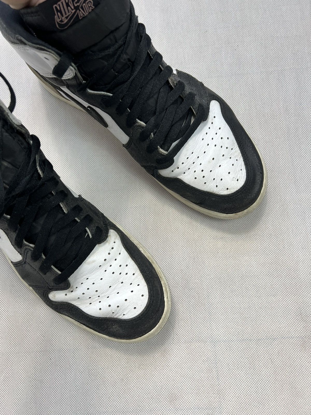 Nike Shoes Nike Air Jordan 1 Retro High OG Size US 15 / EU 48 - 2 Thumbnail