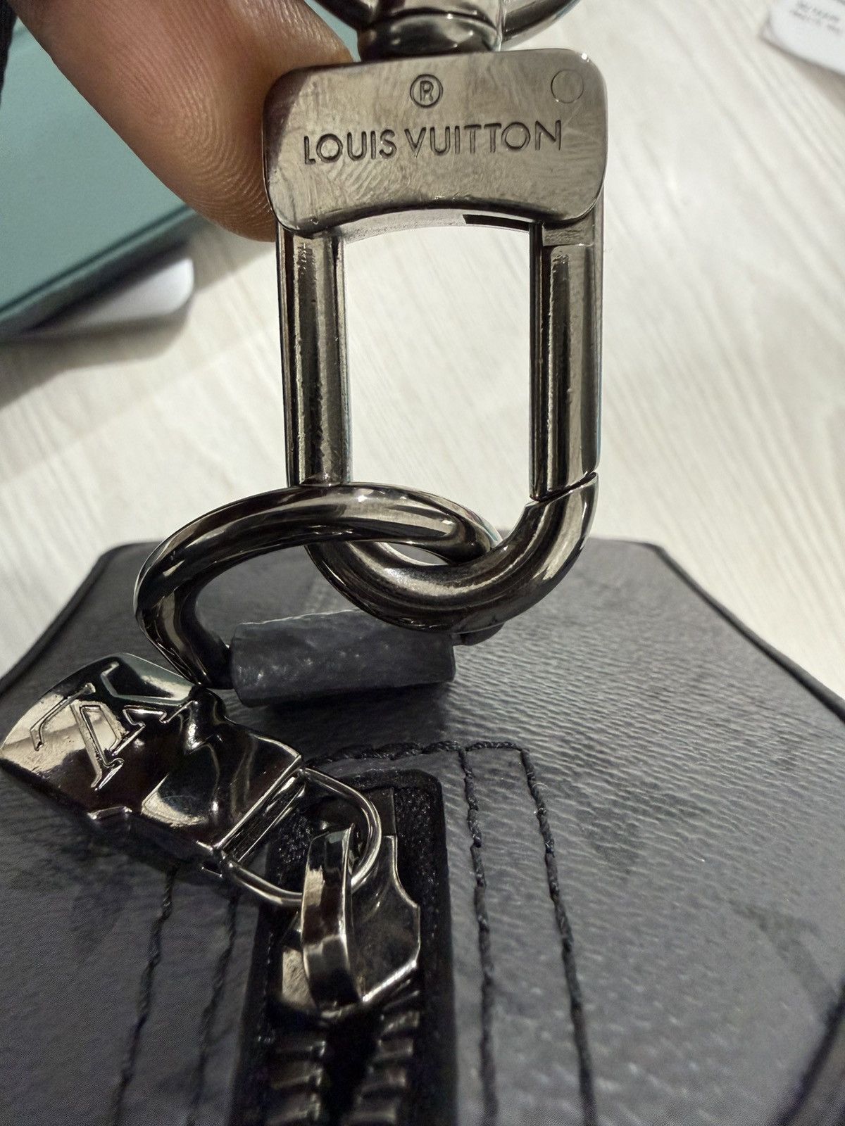 Louis Vuitton Louis vuitton Reverse Monogram Eclipse City Keepall Size ONE SIZE - 9 Thumbnail