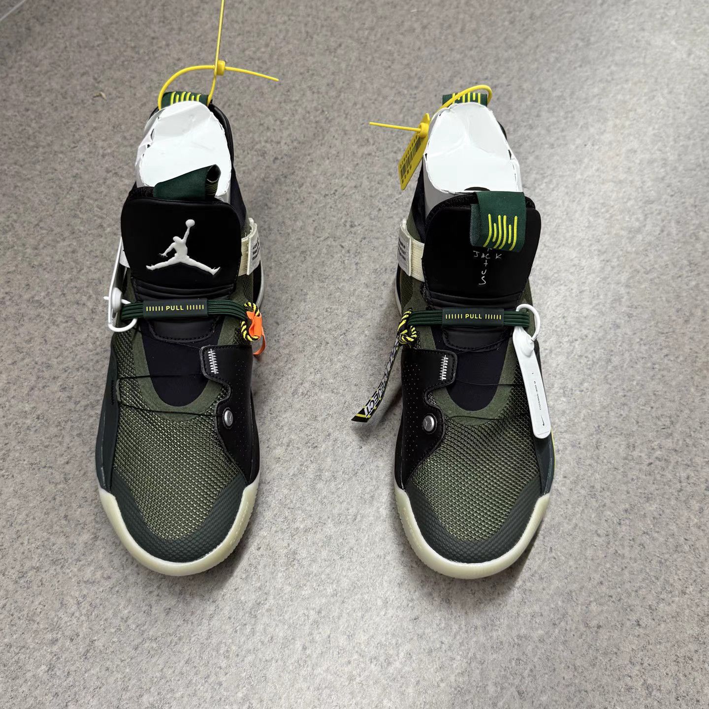 Jordan Brand Air Jordan 33 x Travis Scott Olive Green K15 Size US 9.5 / EU 42-43 - 5 Thumbnail