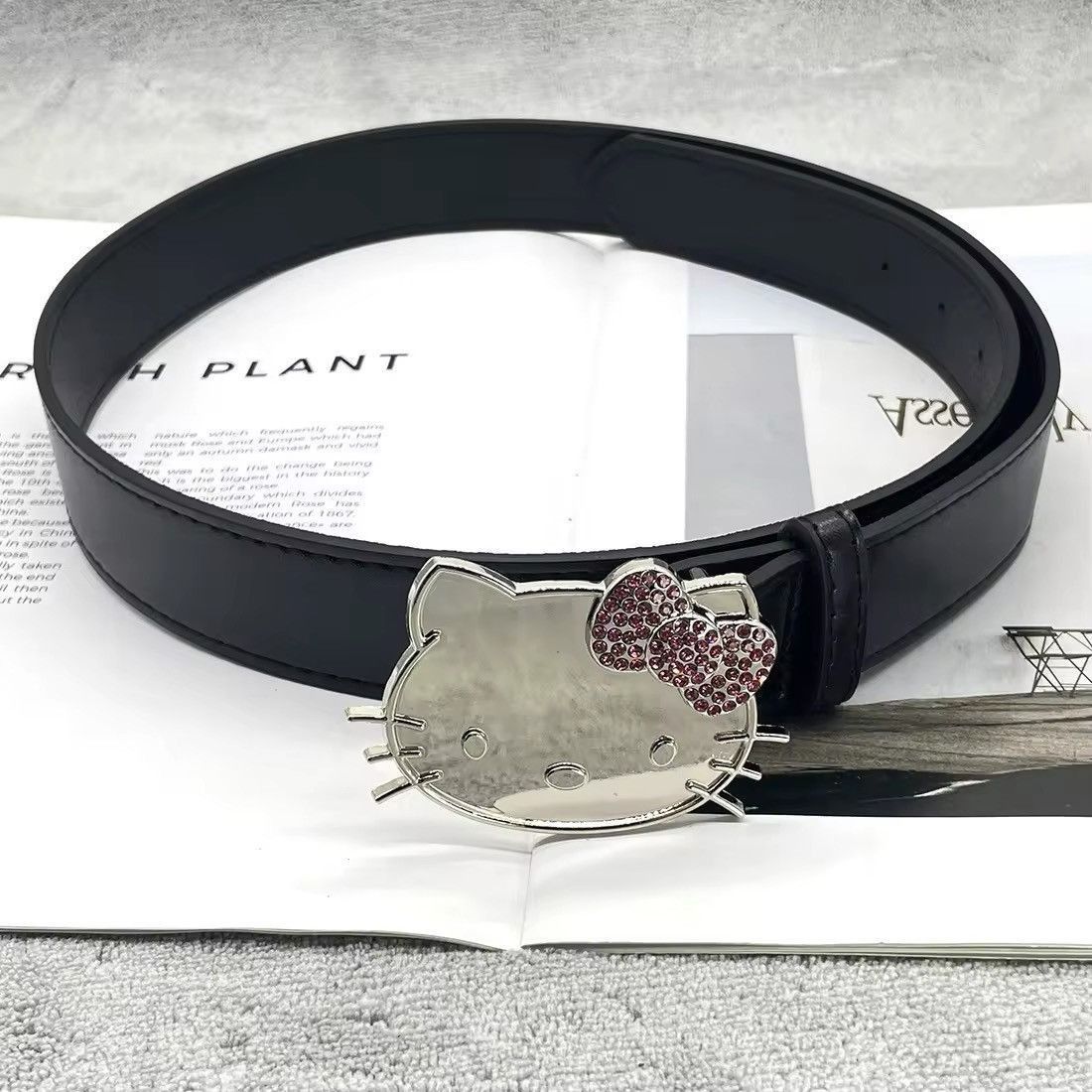 Japanese Brand y2k 2000s Hello Kitty rhinestone grunge goth emo punk belt Size ONE SIZE - 1 Thumbnail