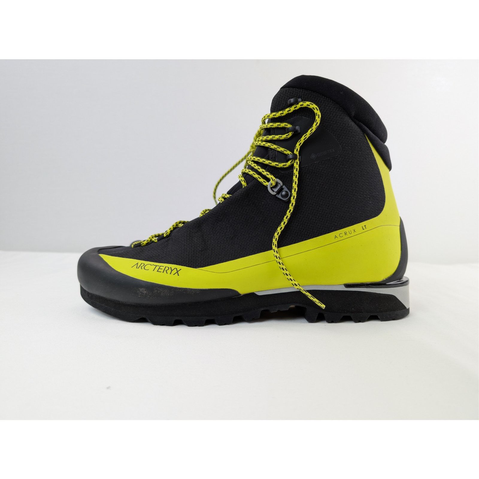 Arc'teryx o1rshd1 Acrux LT GTX mountaineering boots in black/yellow Size US 13 / EU 46 - 10 Thumbnail