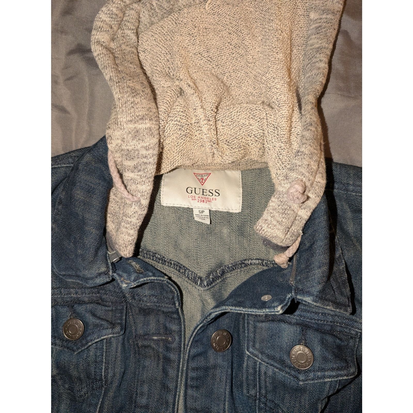 Guess Guess Jeans Denim Jacket Hoodie Sweater Hybrid Small Womens Size S / US 4 / IT 40 - 2 Thumbnail