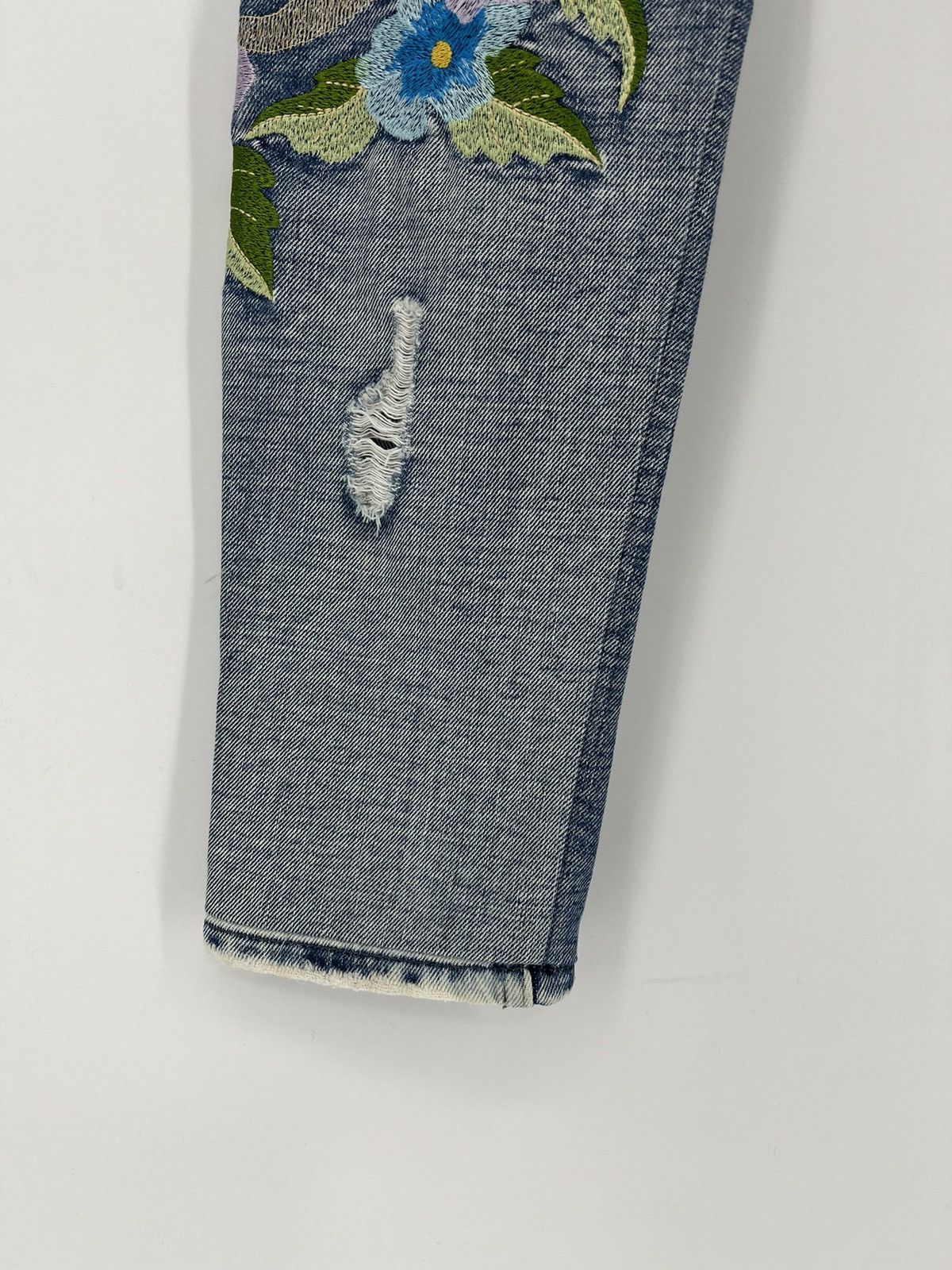 Vintage Rare Men's Jeans With Embroidered Flowers Japanese Brand Size US 28 / EU 44 - 3 Thumbnail