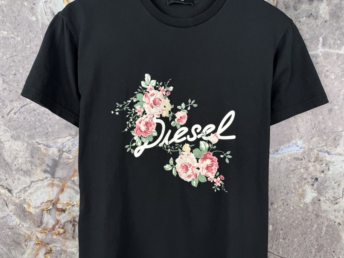Diesel Women’s Diesel Flowers T-Shirt Streetwear Size XL Size XL / US 12-14 / IT 48-50 - 3 Thumbnail