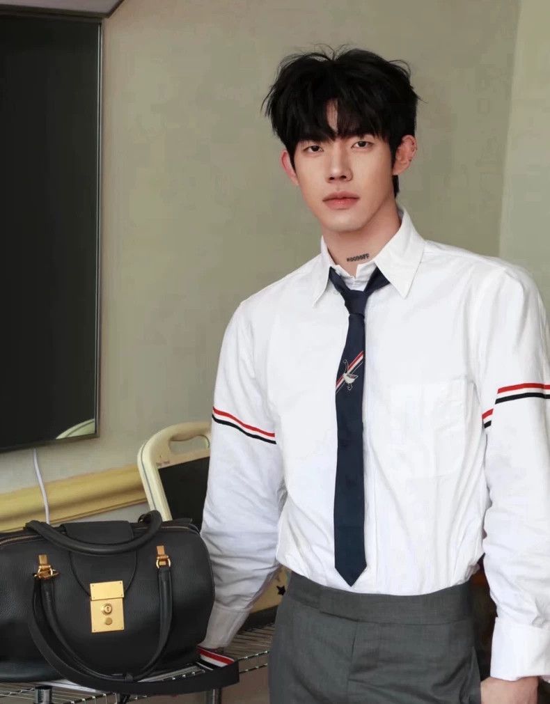 Other Thom Browne size2 Classic two-sleeved shirt Size US M / EU 48-50 / 2 - 9 Thumbnail