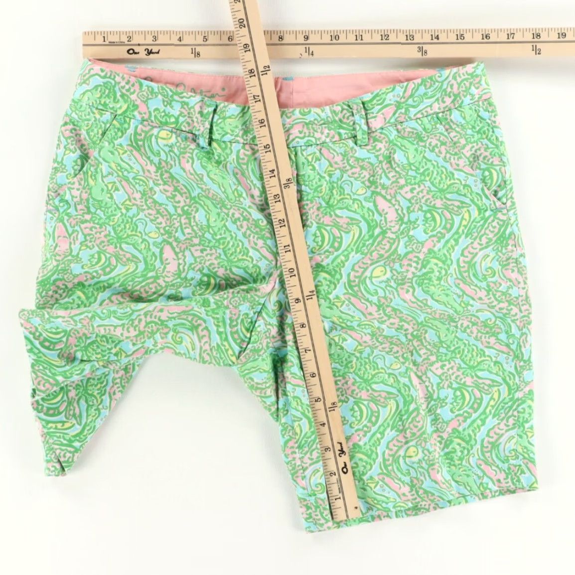 Lilly Pulitzer Lilly Pulitzer Avenue Cotton Twill Chino Shorts Green All Over Print Women's 6 Size 28" / US 6 / IT 42 - 3 Thumbnail