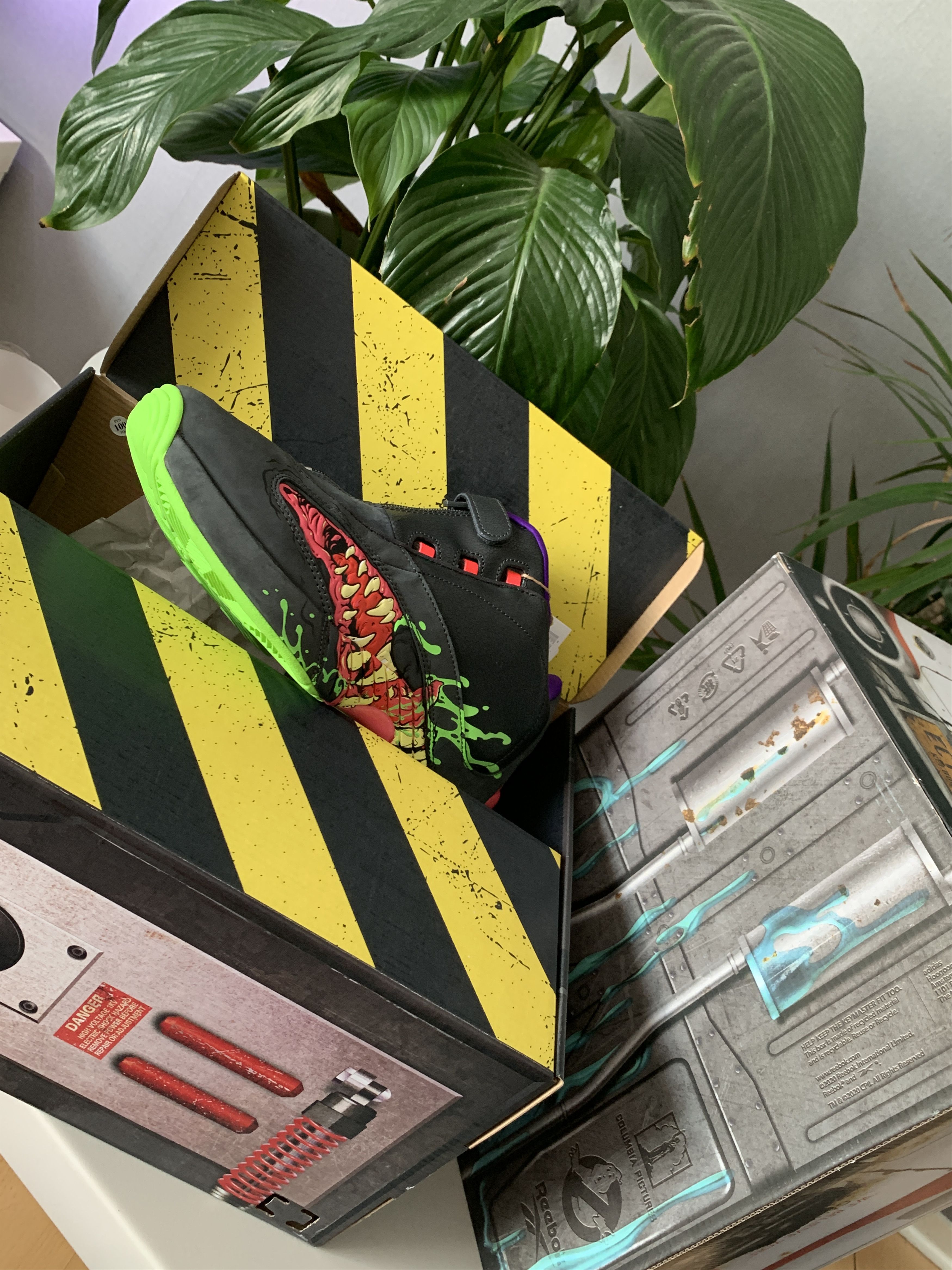 Reebok reebok x ghostbusters answer IV size 10.5 Size US 10.5 / EU 43-44 - 7 Thumbnail