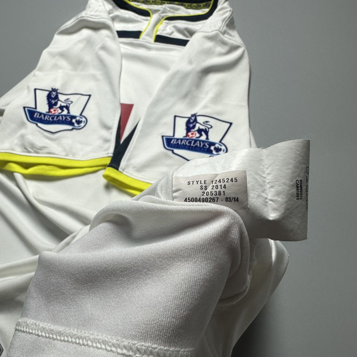 Under Armour TOTTENHAM UNDER ARMOUR 2014/2015 FOOTBALL JERSEY #19 DEMBELE Size US L / EU 52-54 / 3 - 14 Thumbnail