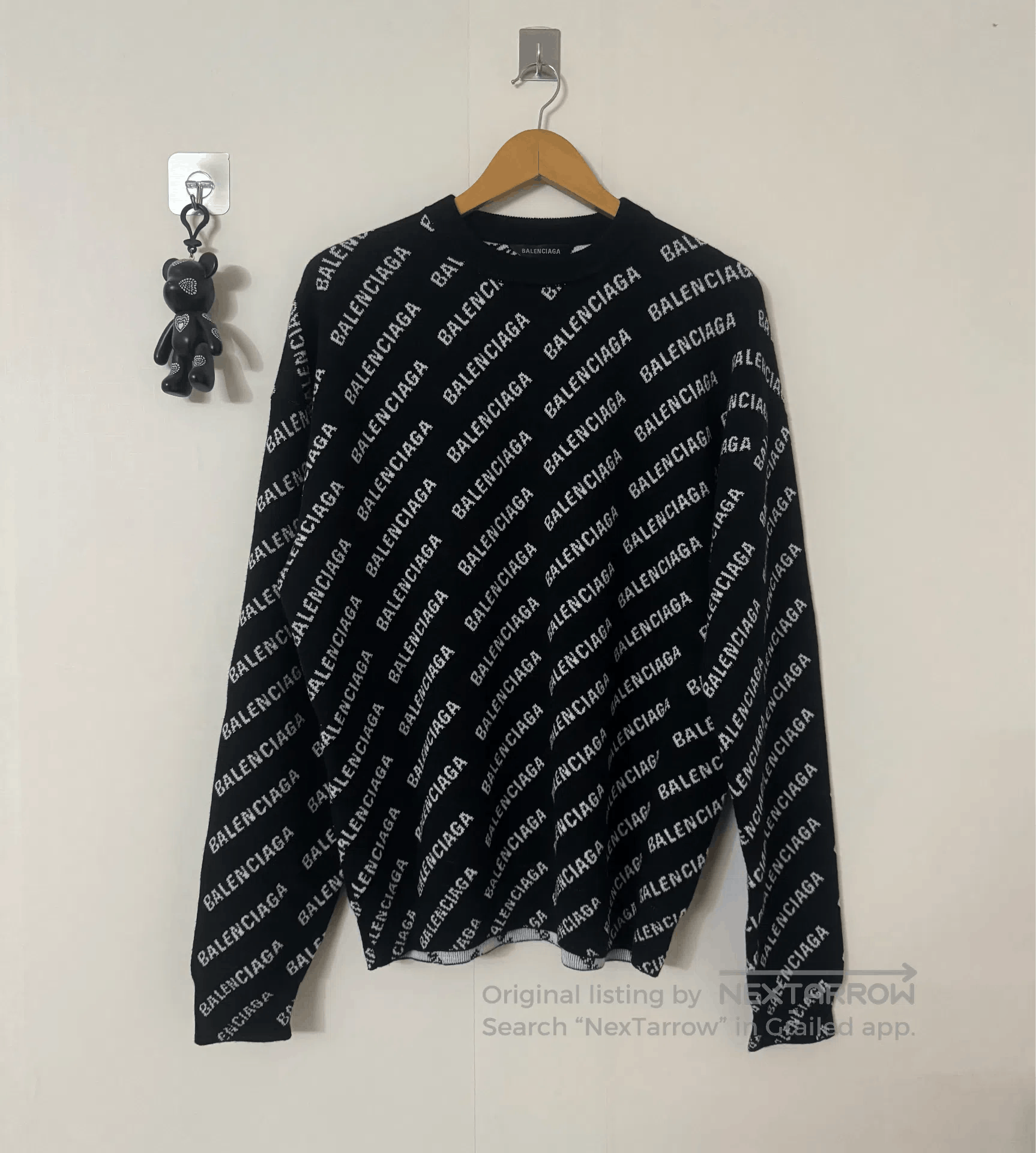 Other balenciaga logo knit sweater in black. Size XS / US 0-2 / IT 36-38 - 1 Thumbnail