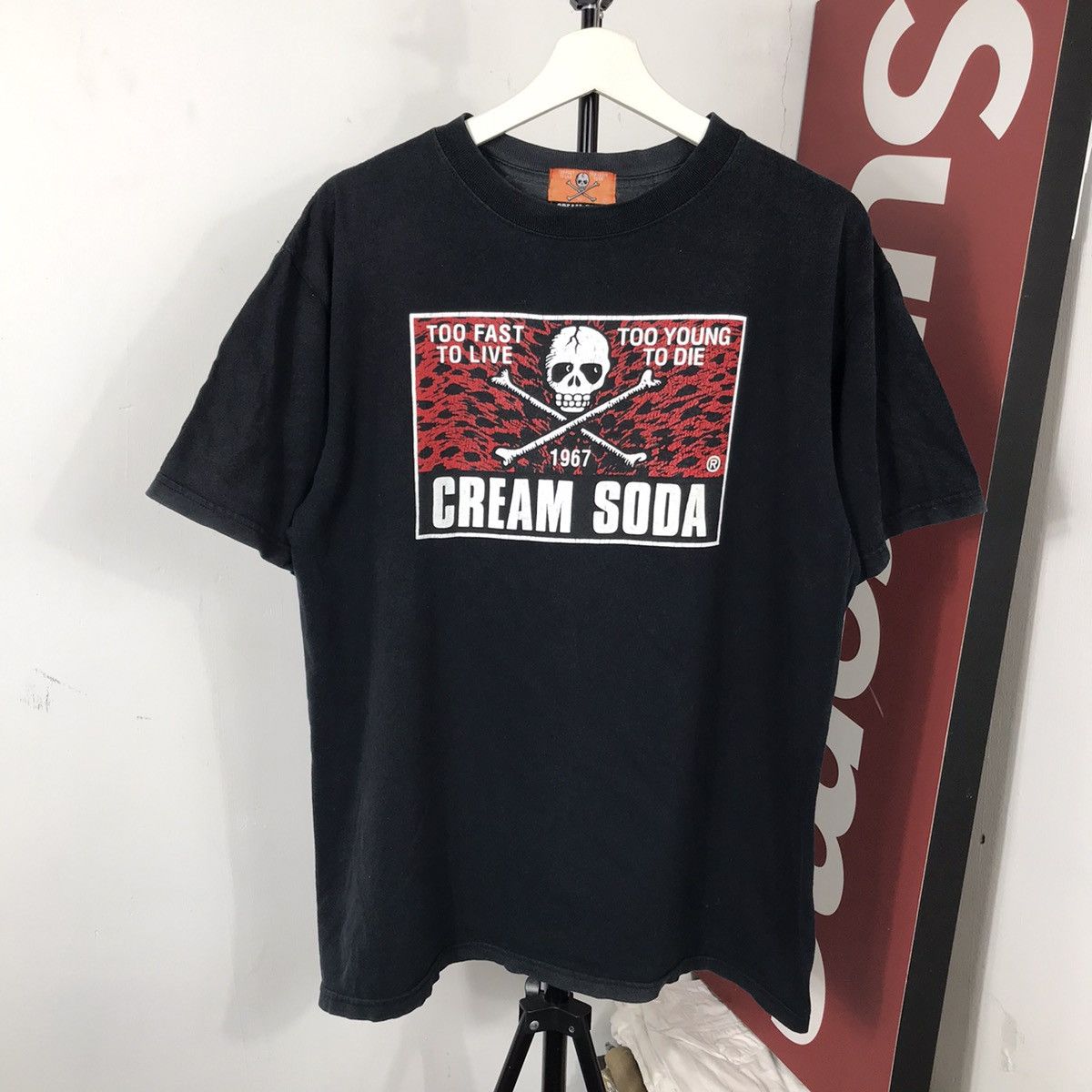 Le Grande Bleu (L.G.B.) Bedrock x L.G.B white t-shirt undercover