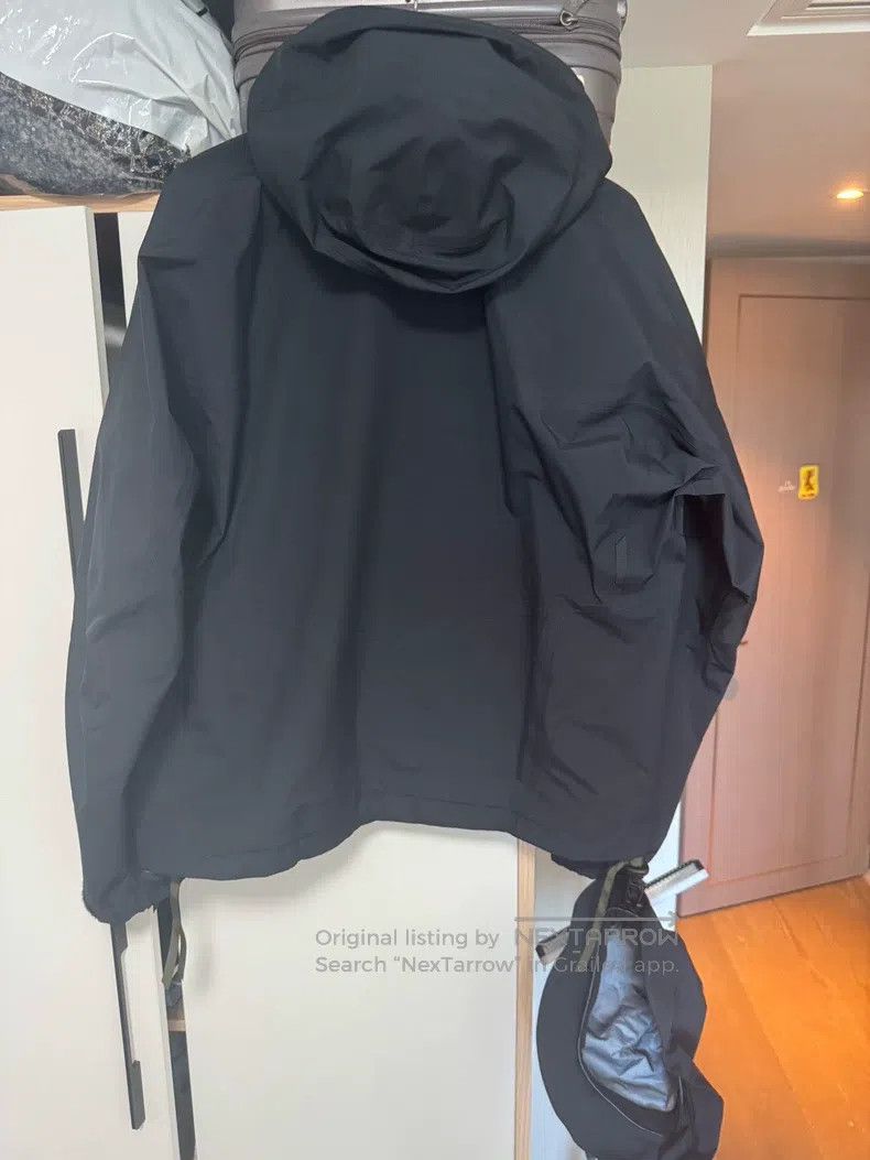 Acronym Acronym Black jackets Size US S / EU 44-46 / 1 - 7 Thumbnail
