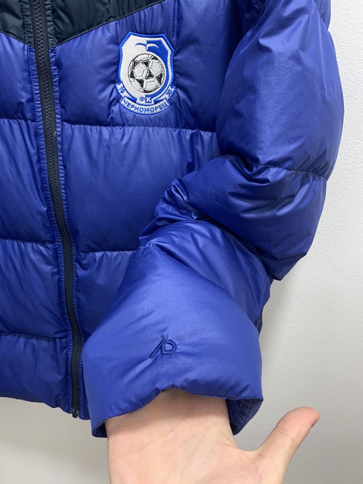 Nike Vintage Nike FC Chernomorets Ukraine Down Puffer Jacket Size US M / EU 48-50 / 2 - 4 Thumbnail
