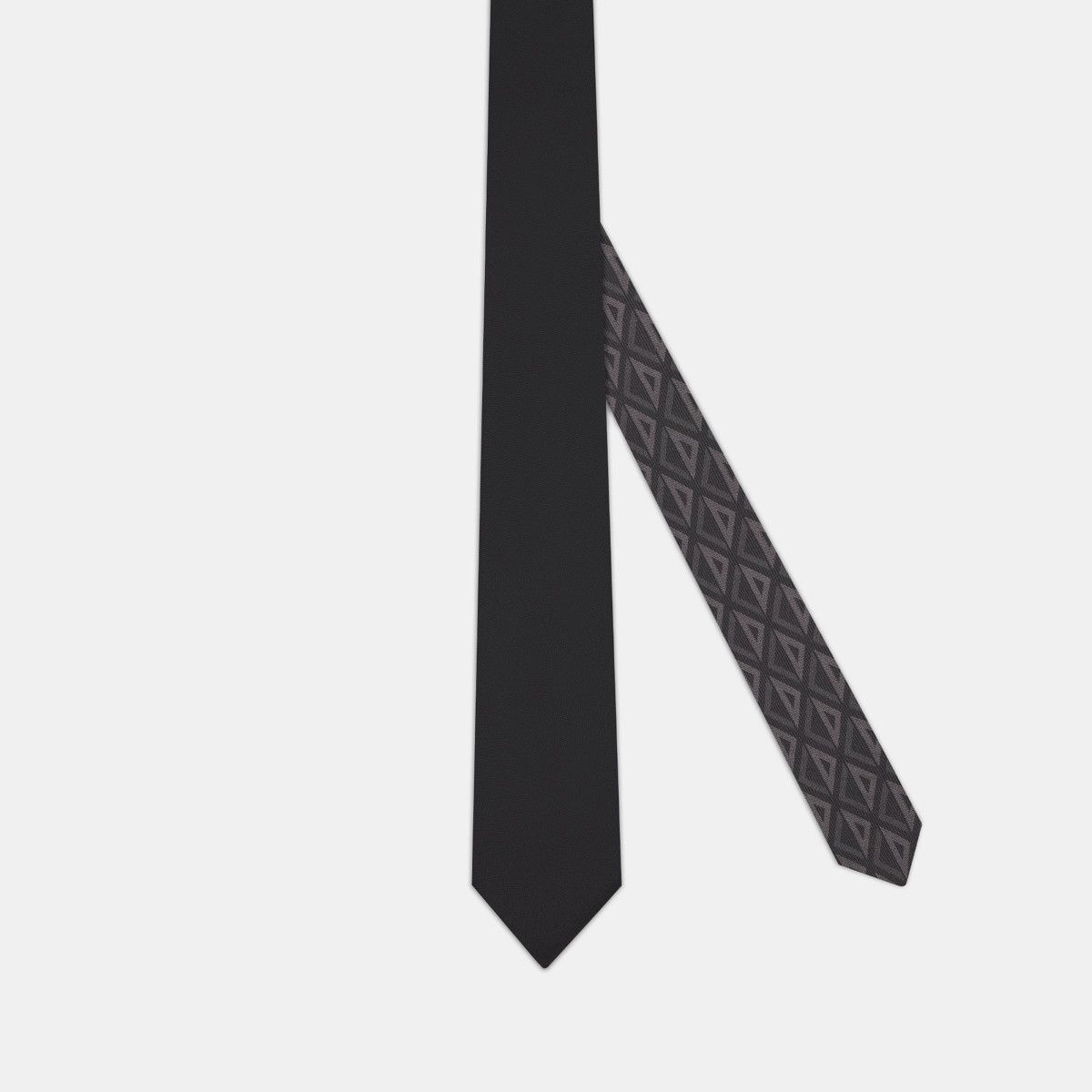 Dior o1bcso1str1224 Size: OS/ CD Diamond Reversible Tie in Black Size ONE SIZE - 1 Thumbnail