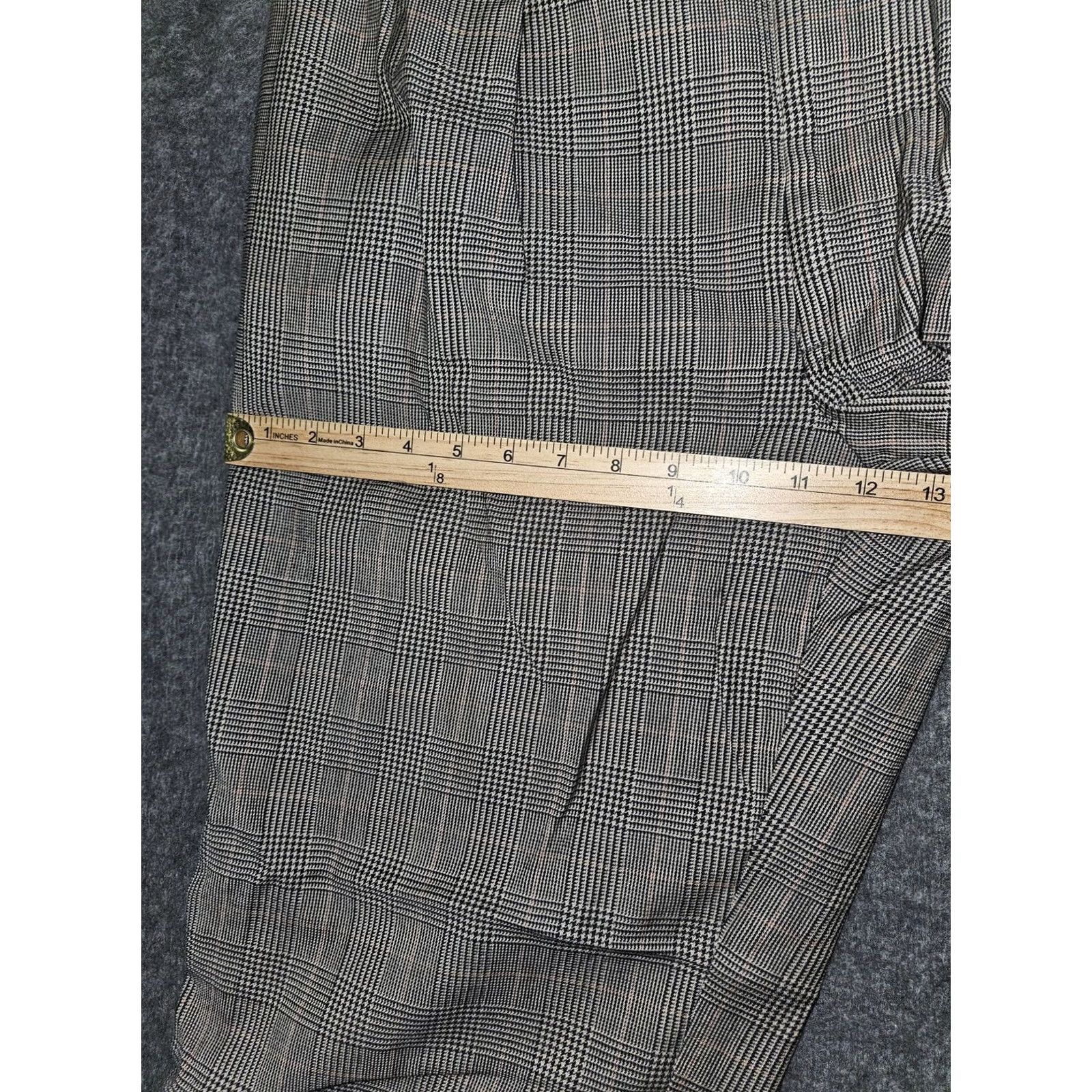Polo Ralph Lauren VINTAGE Polo Ralph Lauren Dress Pants Mens 34x33 Plaid Pleated Cuffed USA Grey Plaid 90s Mens Size US S / EU 44-46 / 1 - 5 Thumbnail