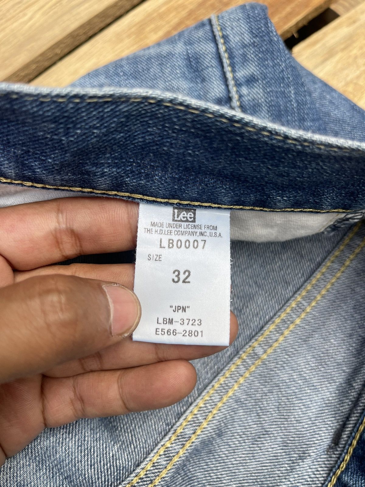 Lee × Vintage Vintage 90s Lee Straight Cut Distressed Jeans Size US 32 / EU 48 - 5 Thumbnail