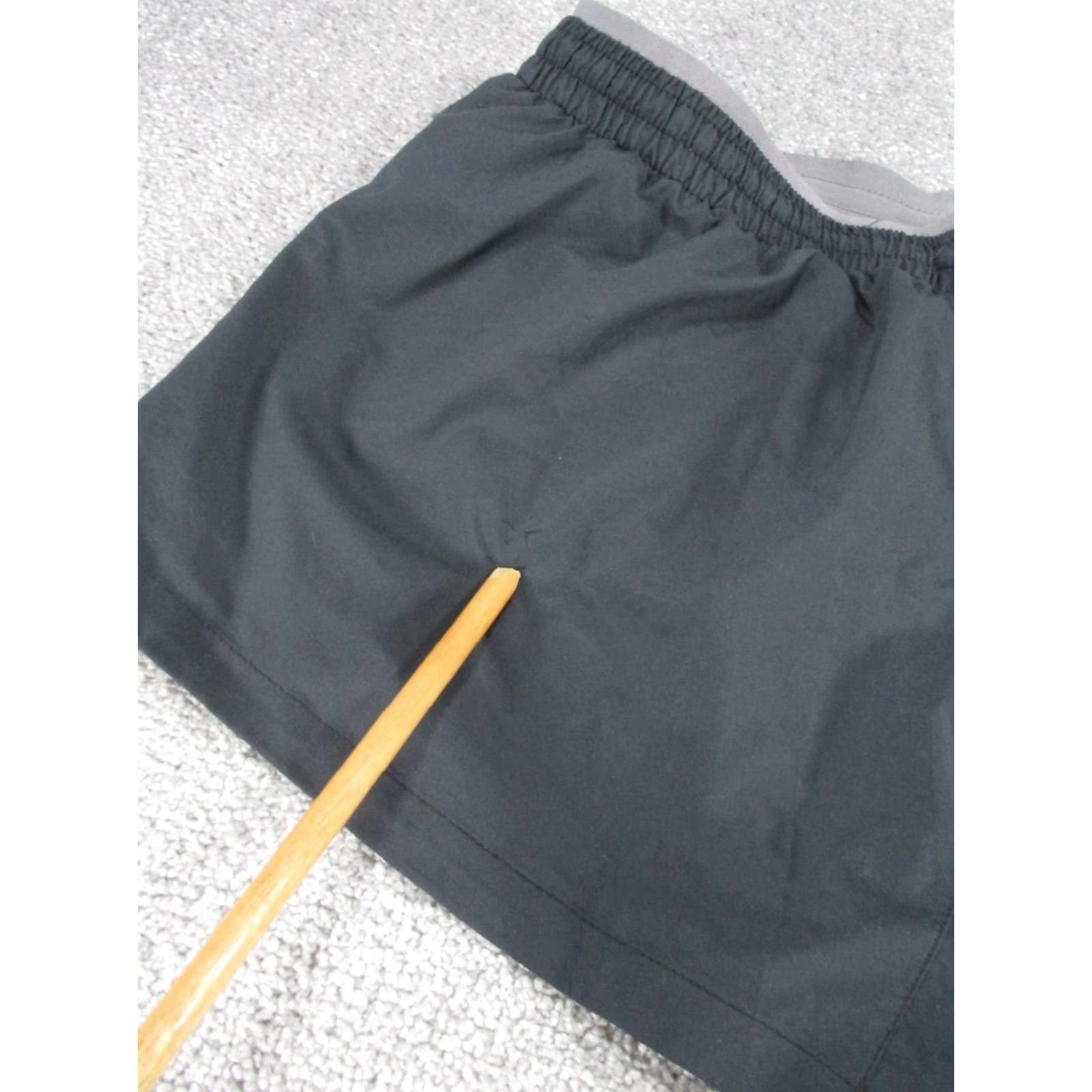 Nike VINTAGE Nike Running Shorts Womens Medium Dri Fit Black Lightweight Size 32" / US 10 / IT 46 - 2 Thumbnail