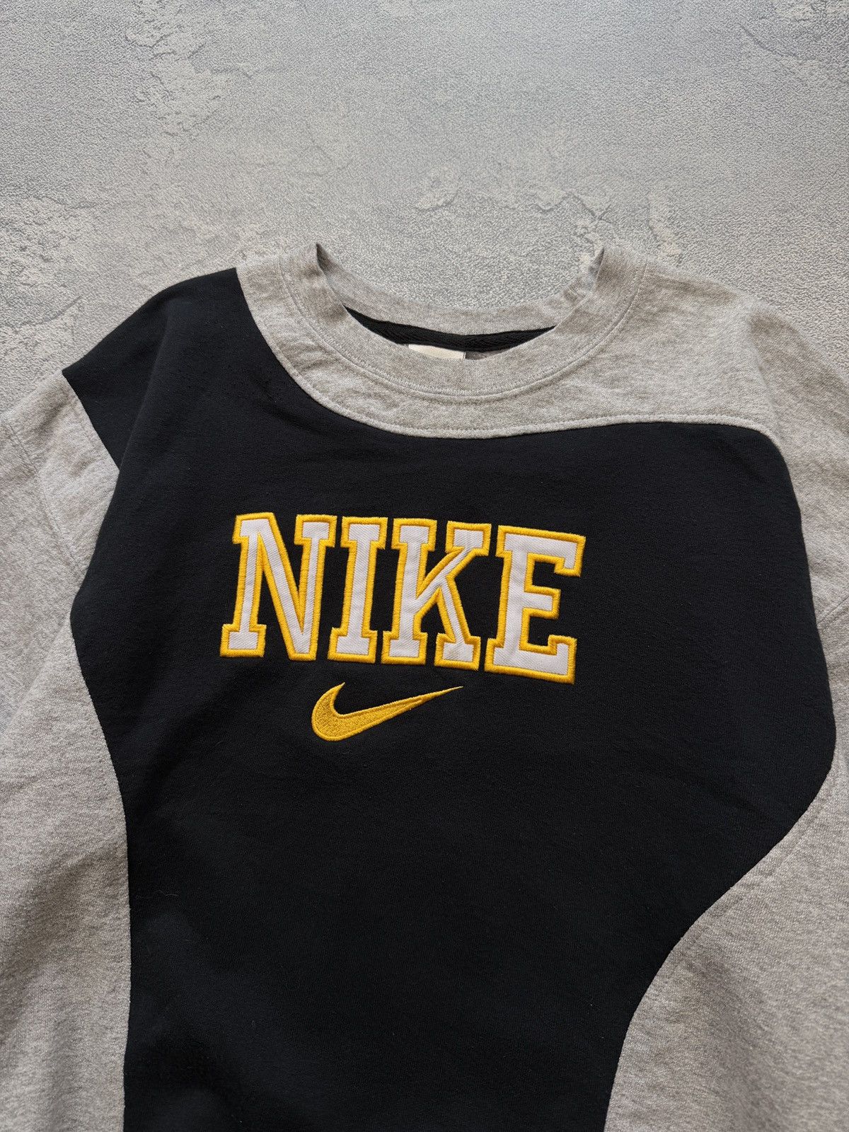 Nike Vintage Nike Big logo sweatshirt Rare Size US L / EU 52-54 / 3 - 2 Thumbnail