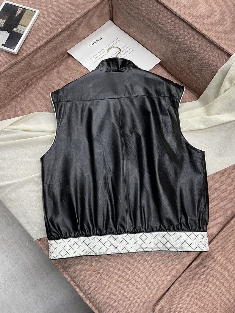 Chanel Chanel 23C black and white colour-blocked calfskin vest ja Size S / US 4 / IT 40 - 4 Thumbnail