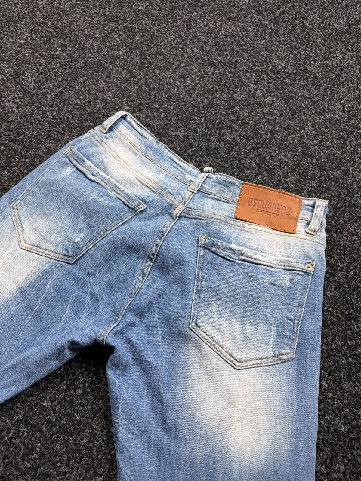 Dsquared2 Luxury 00s Dsquared2 Distressed Light Wash Straight Jeans Size US 32 / EU 48 - 17 Thumbnail