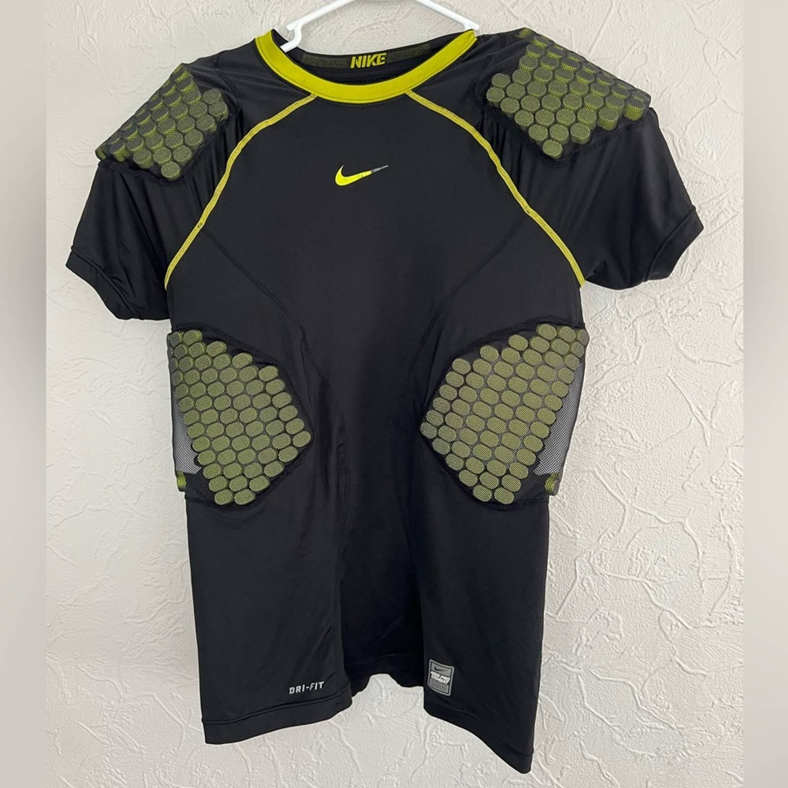 Nike Pro Combat 4-Pad Shirt –