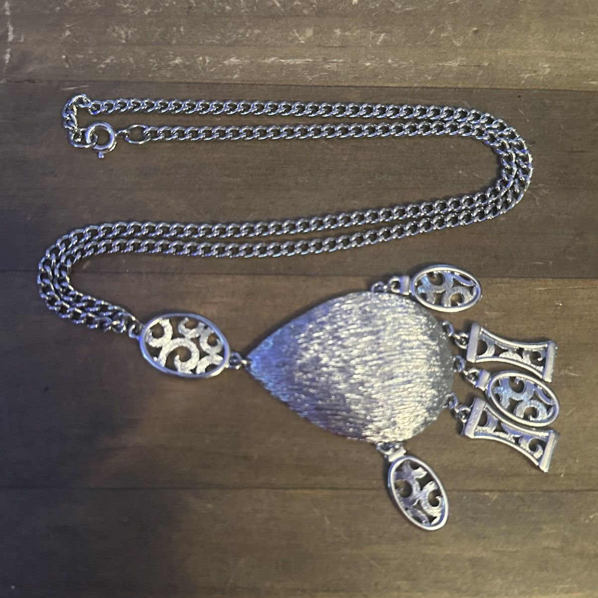 Vintage Vintage silver tone drop pendant with dangles necklace Size ONE SIZE - 2 Thumbnail