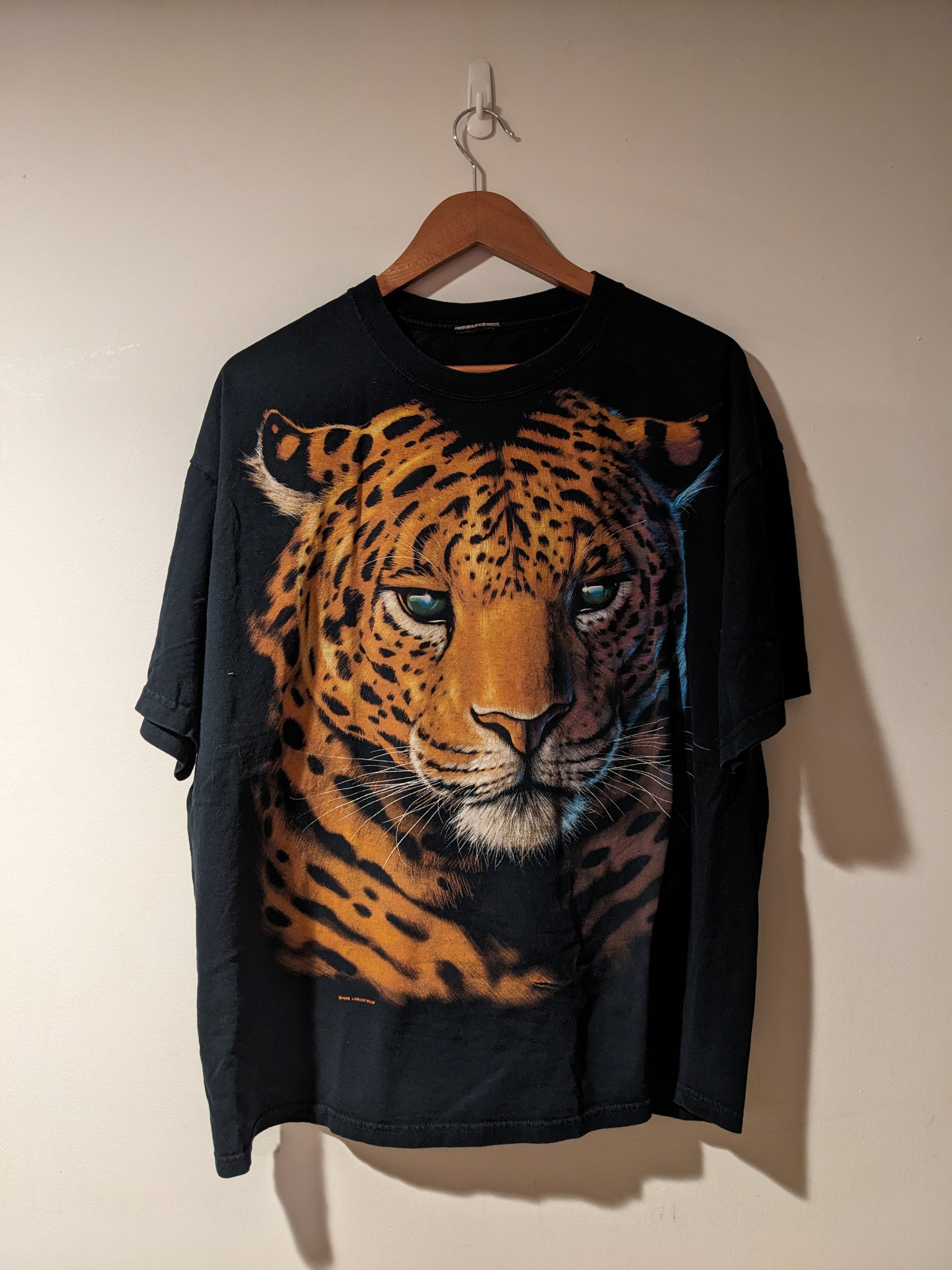 image of Animal Tee x Liquid Blue Vintage 1996 Cheetah Big Cat Liquid Blue Xx-Large T-Shirt in Black (Size 2