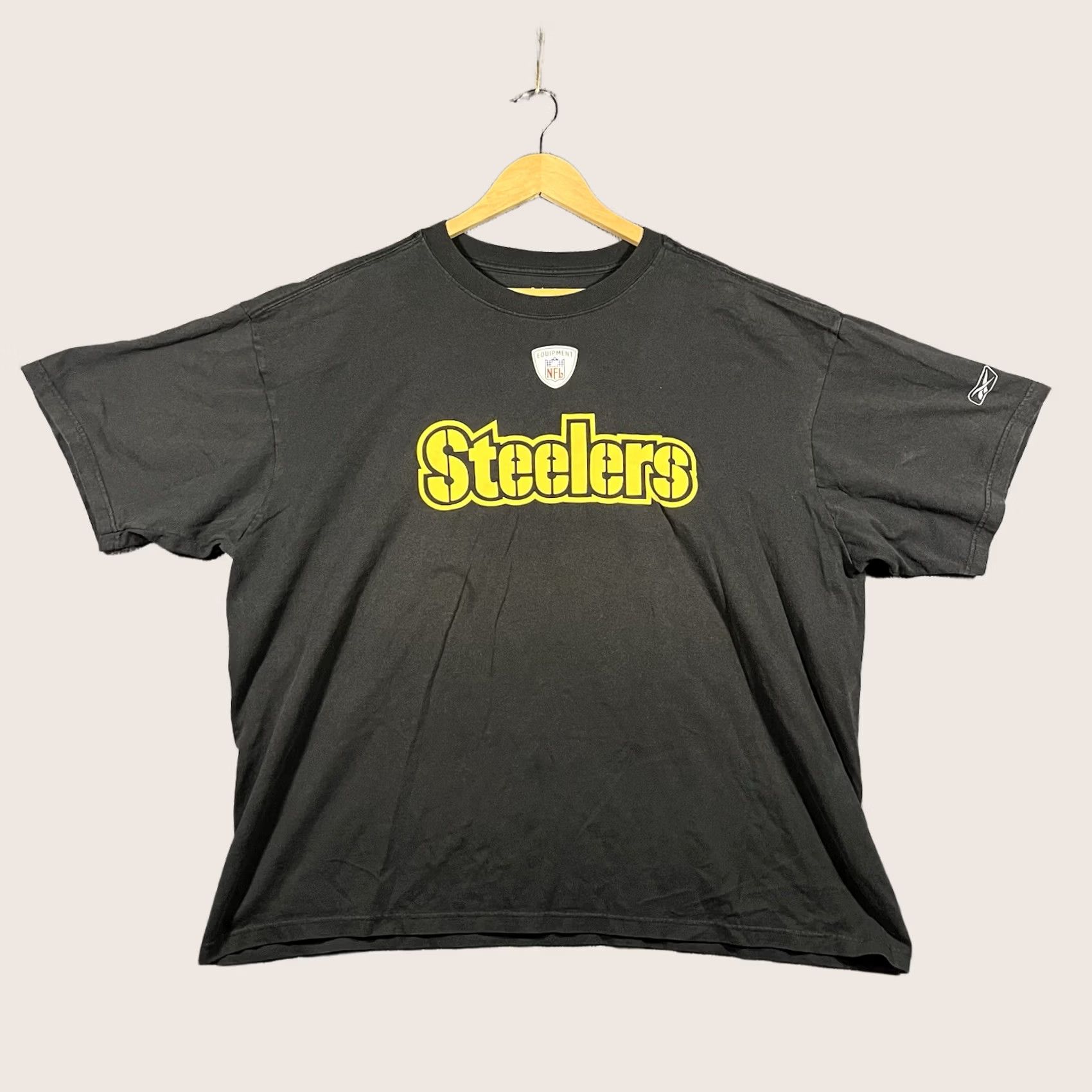 Reebok VINTAGE Steelers VTG 90s Reebok NFL Tee Black T-Shirt Mens XL Crew Neck Short Sleeve Cotton Jersey Logo Graphic Print Sportsman College Football Size US XL / EU 56 / 4 - 1 Thumbnail