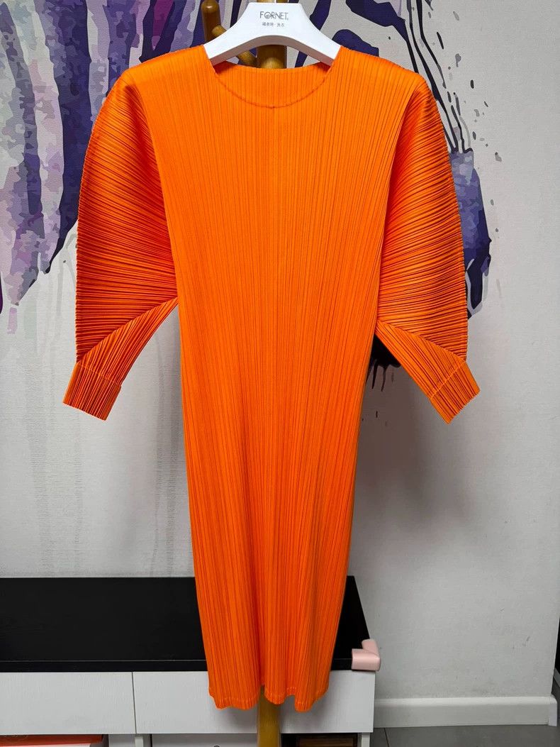 Issey Miyake Issey Miyake size:3 Orange puffed-sleeve pleated dress Size S / US 4 / IT 40 - 1 Thumbnail
