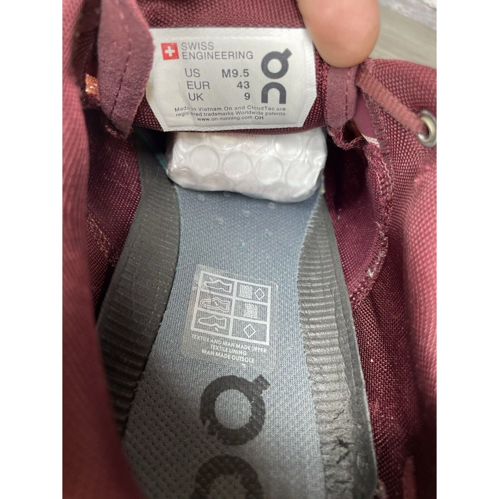On On Cloudflow Flare Dawn Burgundy Red Synthetic Lace Gym Shoe Size US 9.5 / EU 42-43 - 18 Thumbnail