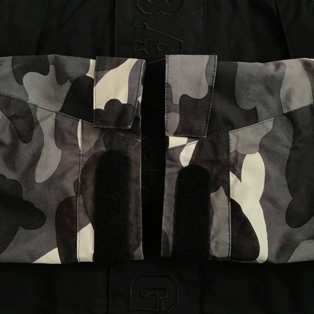 Bape 💫Glow in the dark BAPE city camo hoodie jacket a bathing ape Size US M / EU 48-50 / 2 - 5 Thumbnail