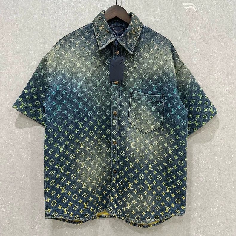 Louis Vuitton Louis Vuitton Logo Embroidered Gradient Denim Short Sleeve Size US M / EU 48-50 / 2 - 1 Thumbnail
