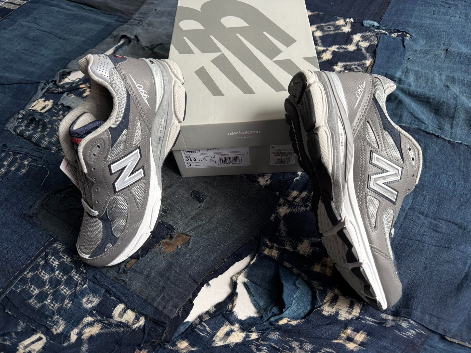 New Balance Balance Men's M990GJ3 Running Shoes Size US 5 / EU 37 - 1 Thumbnail