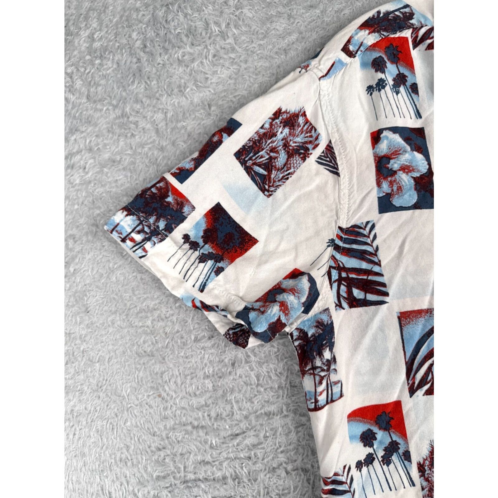 Vintage Original Use Shirt Men Adult Medium White Floral Palm Hawaiian Rayon Button-Up Size US M / EU 48-50 / 2 - 3 Thumbnail