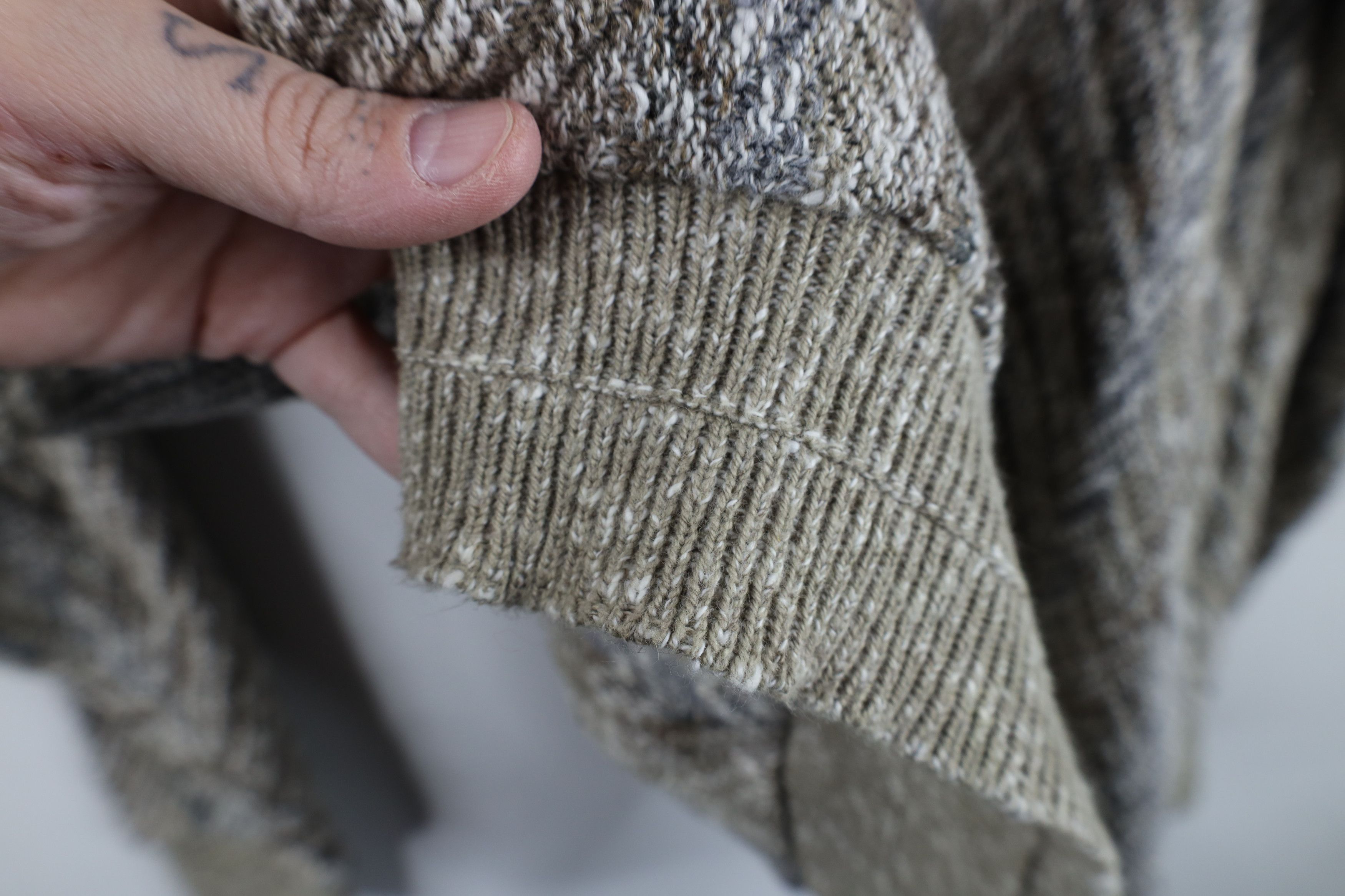 Vintage Vintage 90s Streetwear Herringbone Knit Crewneck Sweater Size US L / EU 52-54 / 3 - 7 Thumbnail