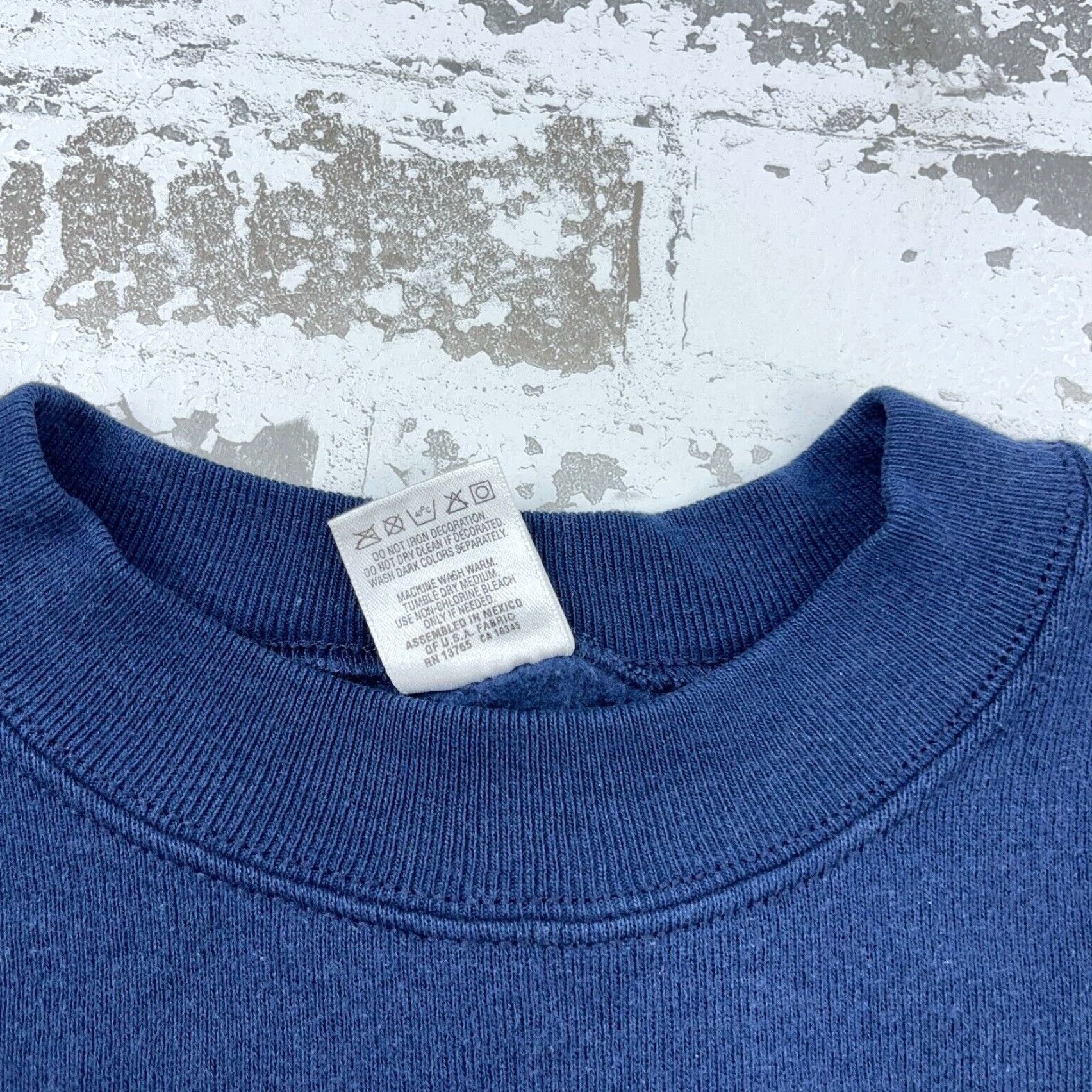 Fruit Of The Loom VINTAGE Fruit of the Loom Sweatshirt Men's Large Blue 90s USA Graphic Print Crew Neck Pullover Size US L / EU 52-54 / 3 - 6 Thumbnail