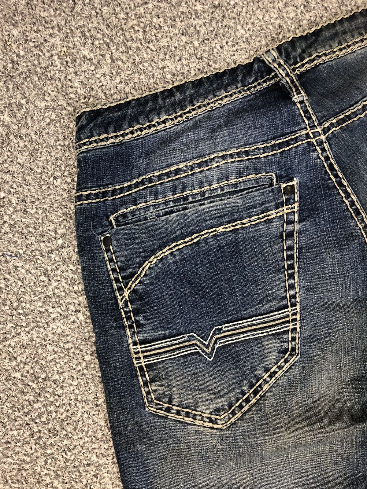 If Six Was Nine × Japanese Brand × Vintage Buffalo David Bitton Relaxed Straight Stretch Jeans Size US 35 - 22 Thumbnail