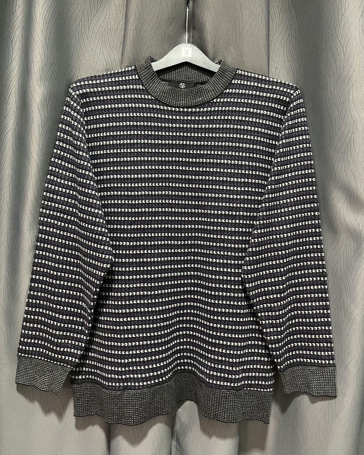 Valentino Sablina Valentino Light Sweatshirt Pullover Jumper Unisex Size US L / EU 52-54 / 3 - 1 Thumbnail