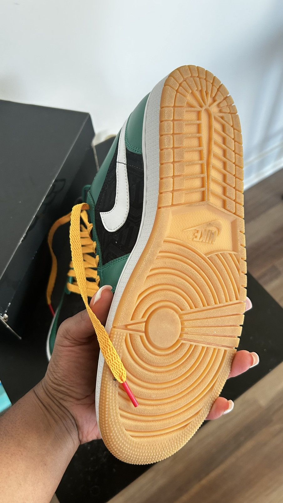 Jordan Brand Air Jordan 1 Low SE Size US 10.5 / EU 43-44 - 2 Thumbnail